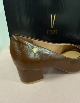 Sapato de verniz VIZZANO 96685